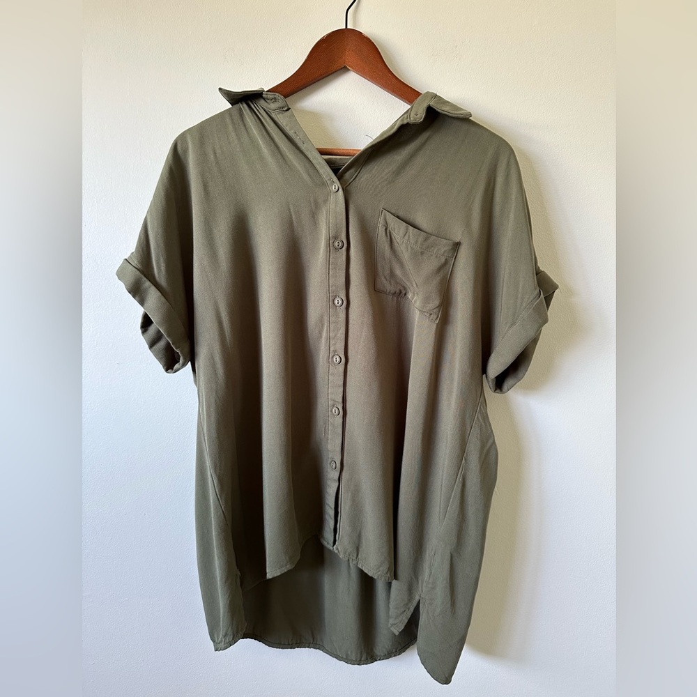 Lulus Olive Green Classic Short Sleeve Button-Up Shirt Size M